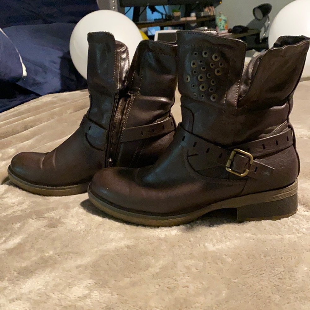 BareTraps Boots